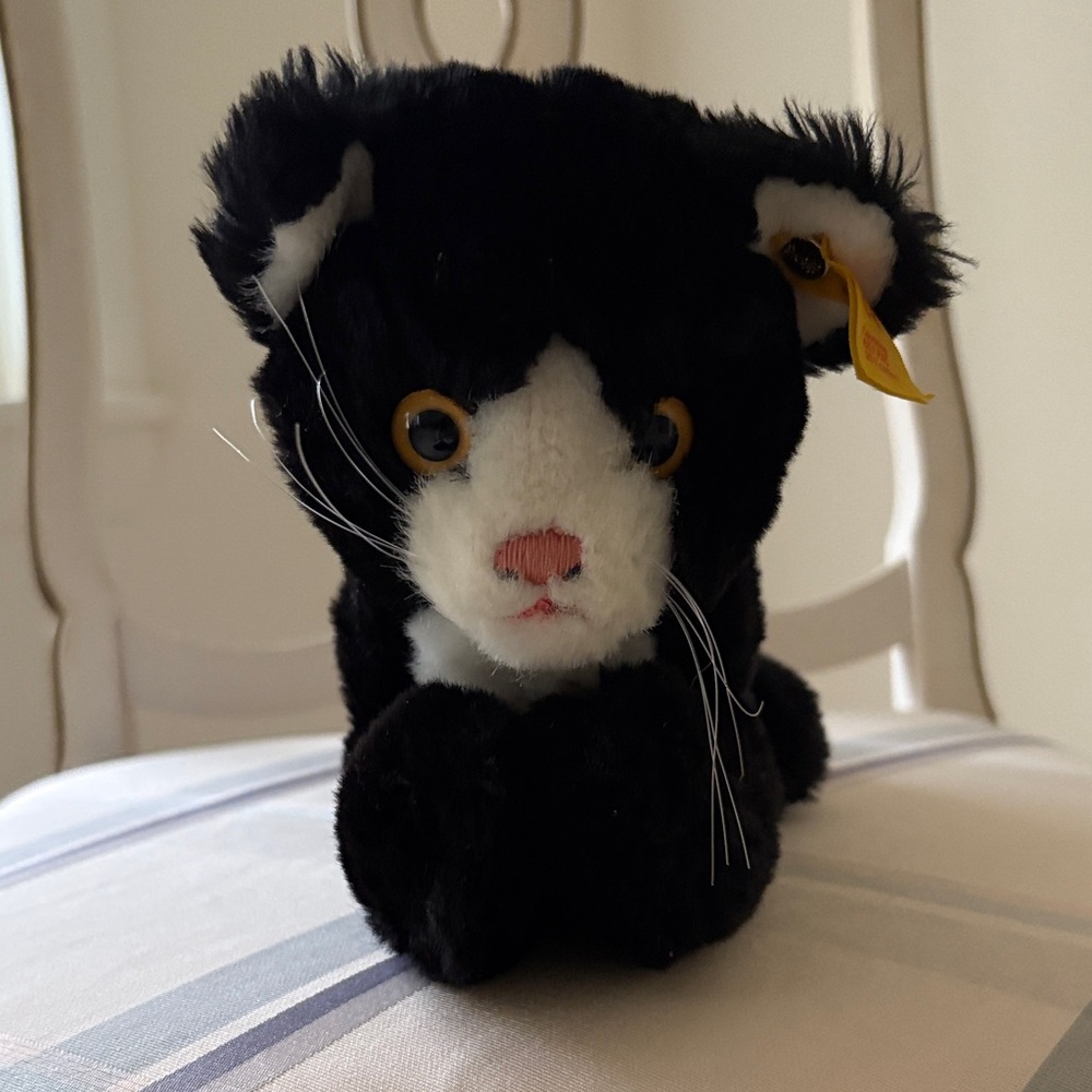 Steiff Knopf  im Ohr Black and White Cat Plush Toy